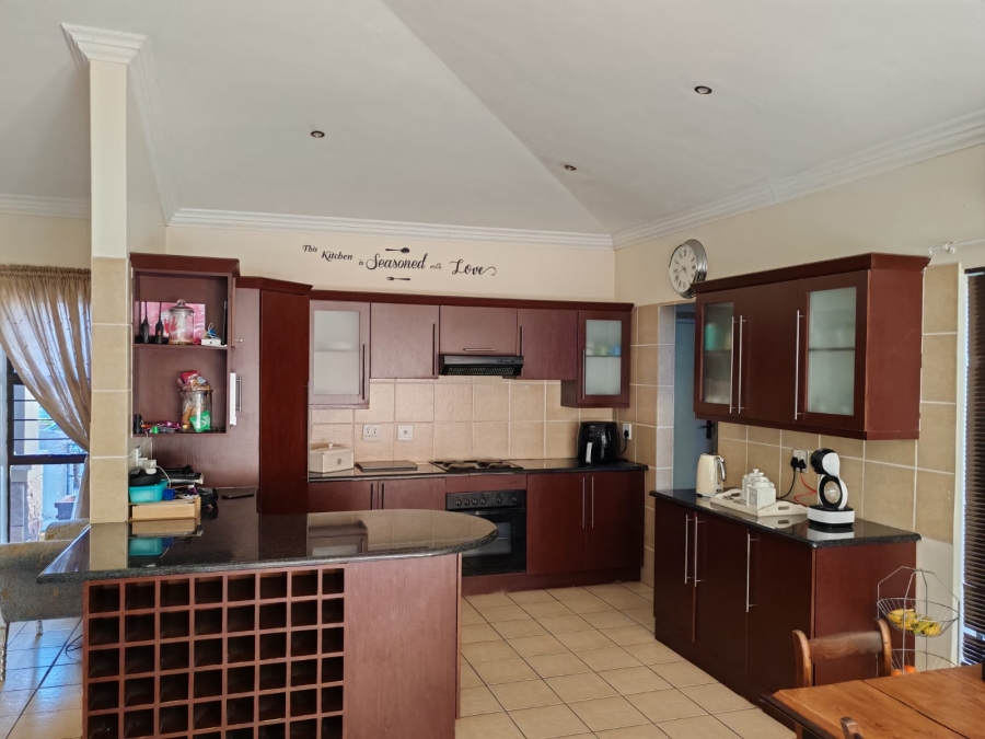 3 Bedroom Property for Sale in Safari Gardens North West